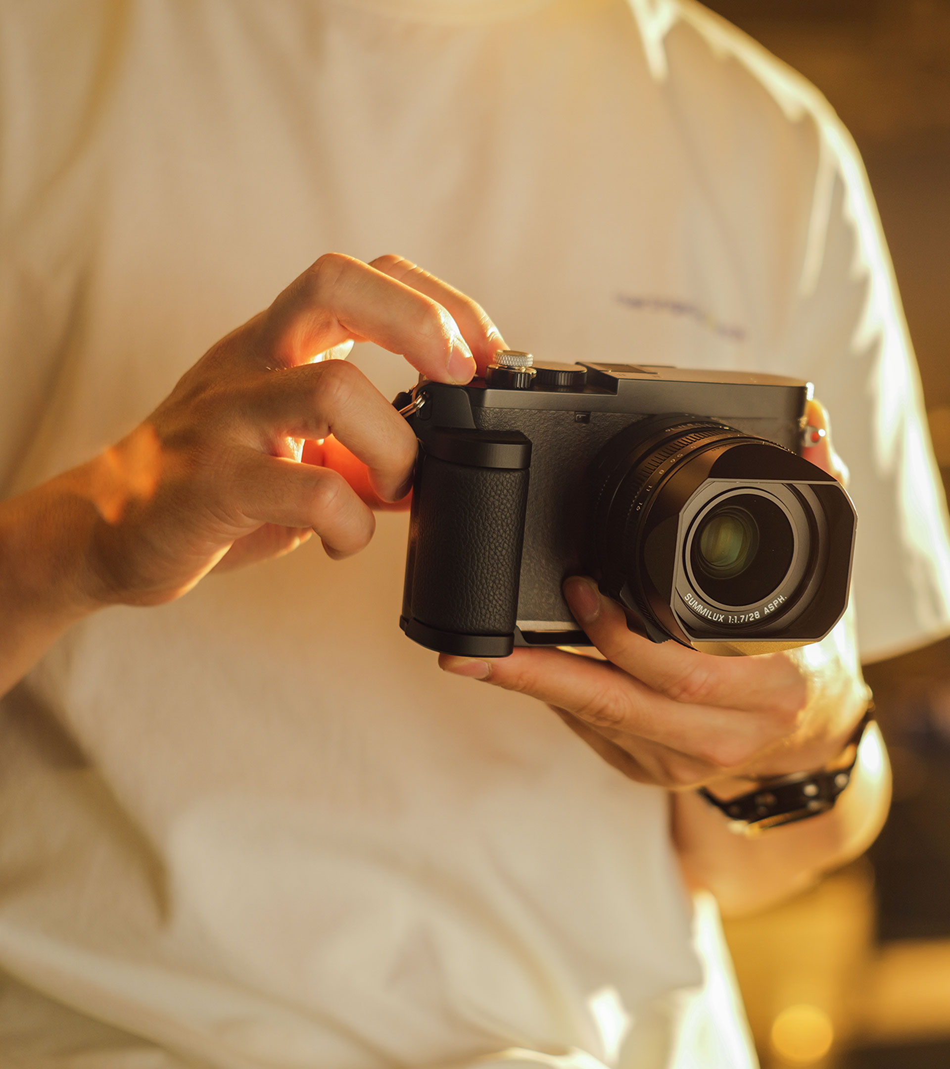 Vintage Camera Cage for Leica Q3 Travel Kit – Black